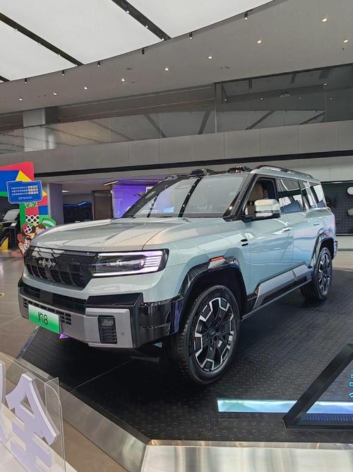 成都31比亚迪方程豹硬派越野的爆款，英菲尼迪35周年与你共成长